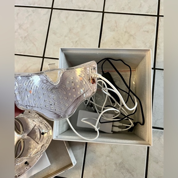 NEW IN BOX 7 Colors LED Light Photon Face Neck Mask Rejuvenation Facial - Picture 6 of 10